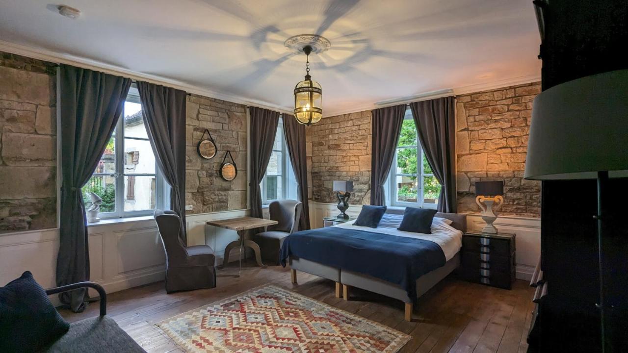 フジュロル Manoir La Cerise Bed & Breakfast エクステリア 写真