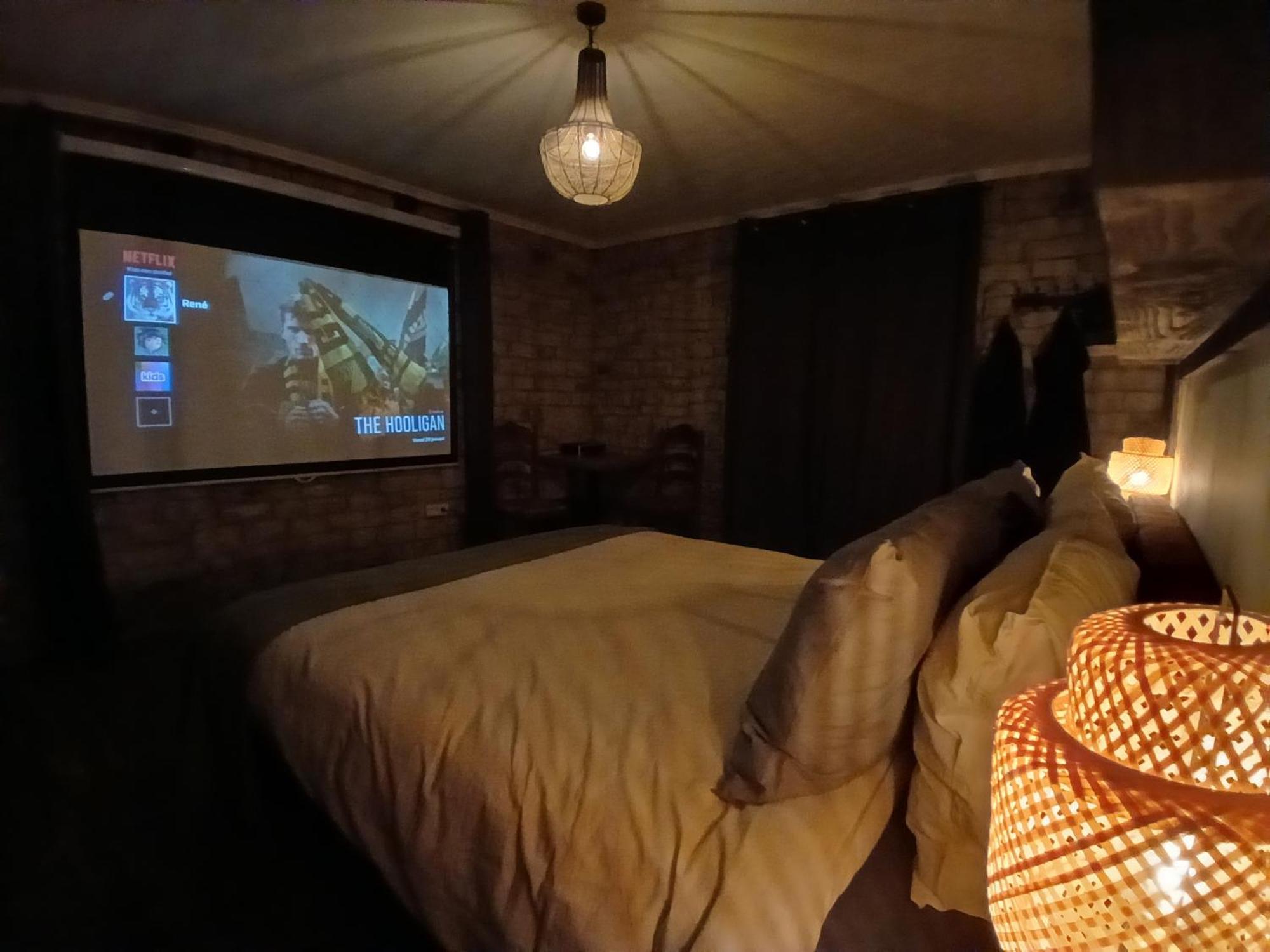 フジュロル Manoir La Cerise Bed & Breakfast エクステリア 写真